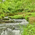 Finest Retreats - Victory Mill - Five Pickering